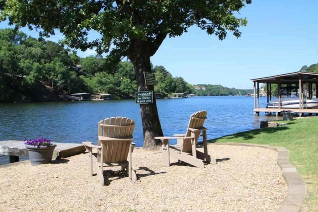 #02 - Unique Lakeside Studio Cottage- Pet Friendly Хот Спрингс Екстериор снимка