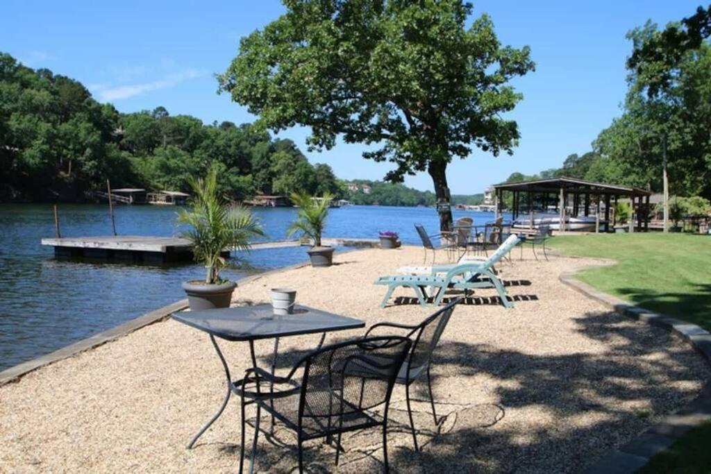 #02 - Unique Lakeside Studio Cottage- Pet Friendly Хот Спрингс Екстериор снимка