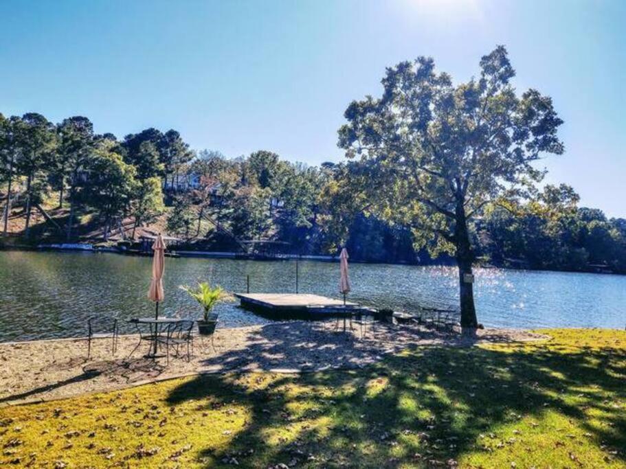 #02 - Unique Lakeside Studio Cottage- Pet Friendly Хот Спрингс Екстериор снимка