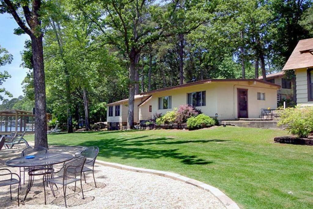 #02 - Unique Lakeside Studio Cottage- Pet Friendly Хот Спрингс Екстериор снимка